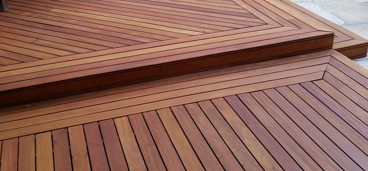 Redwood Decking Material in Rosemead, CA